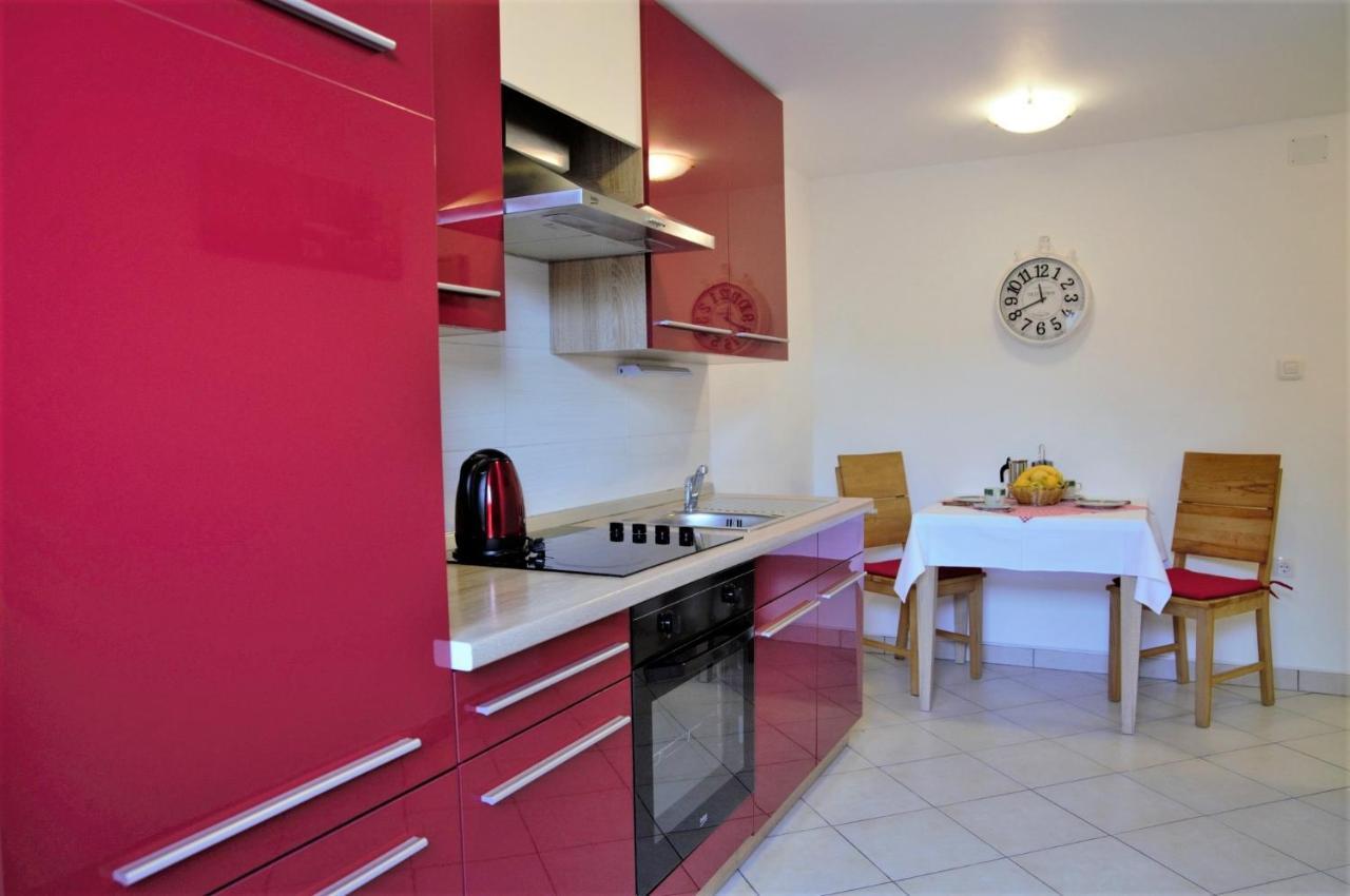 Amaryllis Residence, Apartment Diana & Deluxe Rooms With Shared Kitchen ヴェリ・ロシニュ エクステリア 写真
