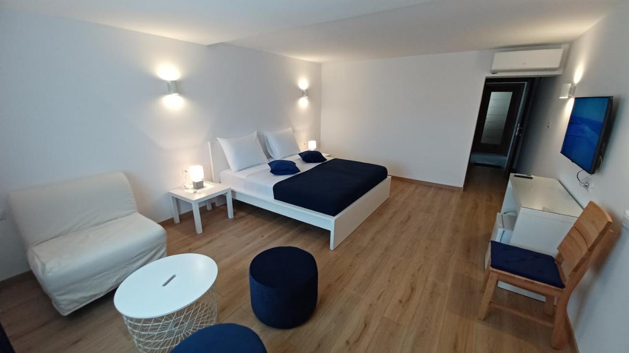 Amaryllis Residence, Apartment Diana & Deluxe Rooms With Shared Kitchen ヴェリ・ロシニュ エクステリア 写真