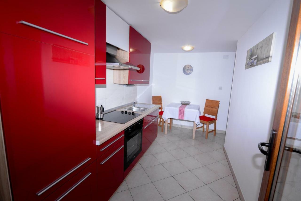 Amaryllis Residence, Apartment Diana & Deluxe Rooms With Shared Kitchen ヴェリ・ロシニュ エクステリア 写真