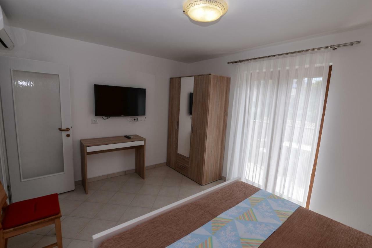 Amaryllis Residence, Apartment Diana & Deluxe Rooms With Shared Kitchen ヴェリ・ロシニュ エクステリア 写真